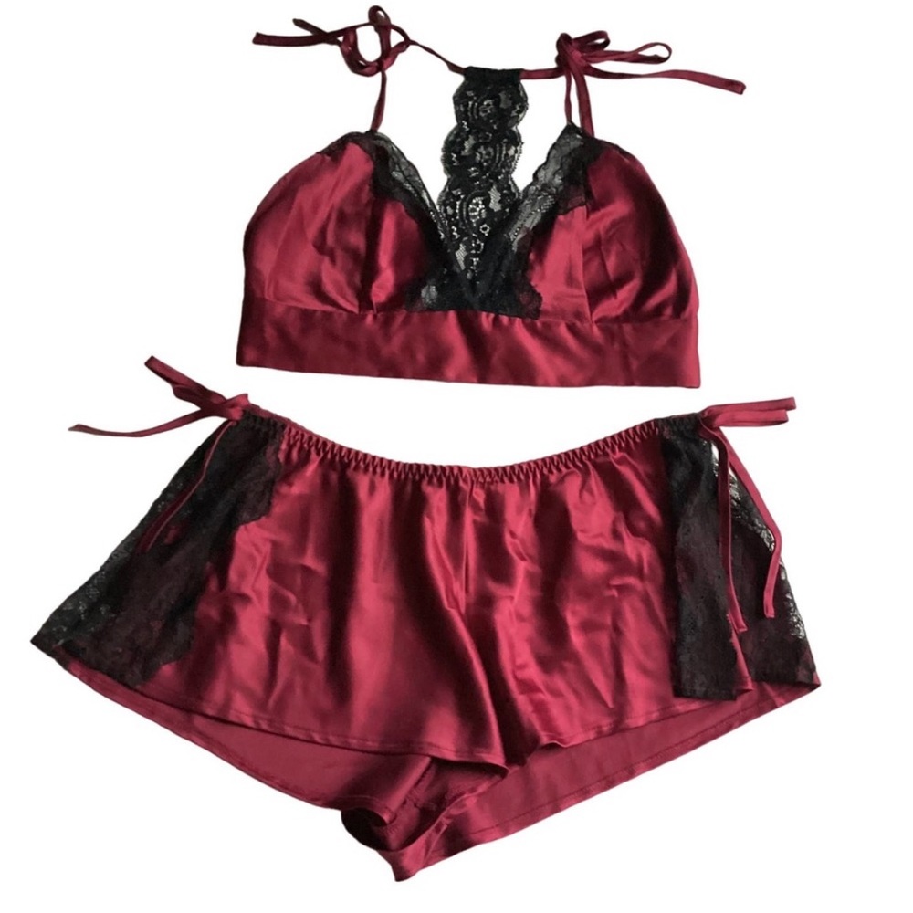 Adore me Intimate/sleep set. Brakette and short